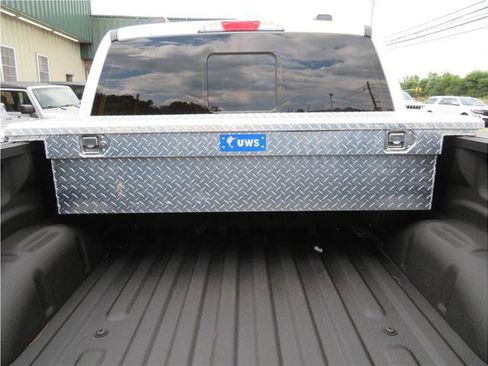 Used 2023 Ford F150 4x4 SuperCrew image 3