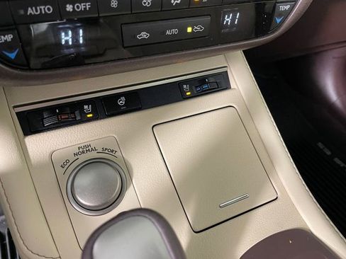 Used 2016 Lexus ES 350 w/ Premium Package w/Wood Trim image 9