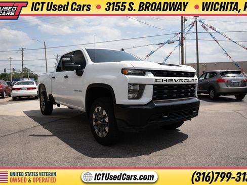Used 2022 Chevrolet Silverado 2500 Custom w/ Custom Value Package AWD/4WD image 4
