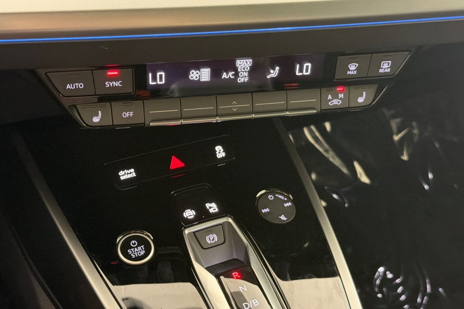 Certified 2024 Audi Q4 e-tron Premium Plus w/ Premium Plus AWD/4WD image 18