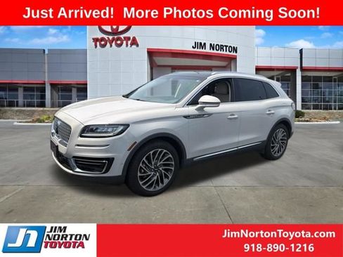 Used 2019 Lincoln Nautilus Reserve FWD image 2