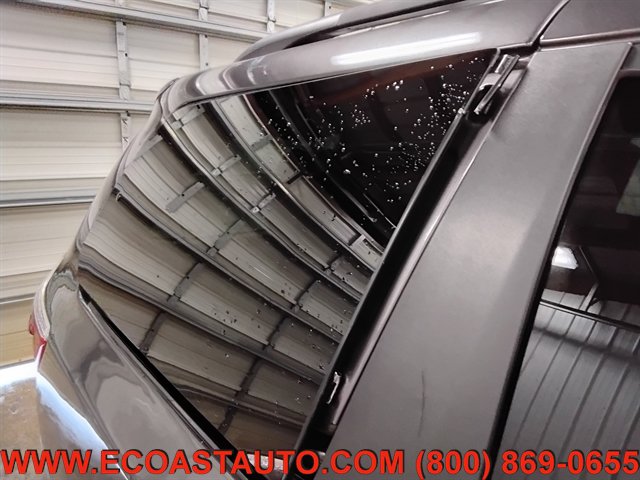 Used 2015 Toyota Sienna XLE w/ XLE Navigation Package FWD image 20