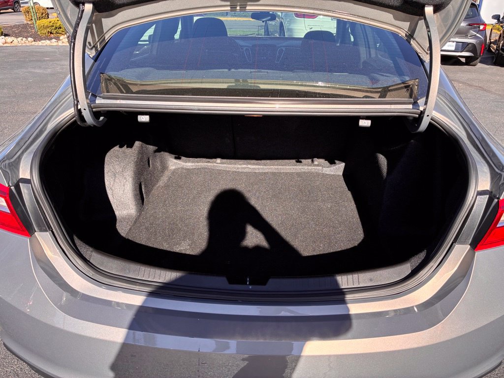 Used 2018 Chevrolet Malibu LT FWD image 12