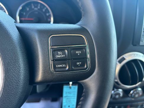 Used 2013 Jeep Wrangler Unlimited Sahara w/ Connectivity Group AWD/4WD image 17