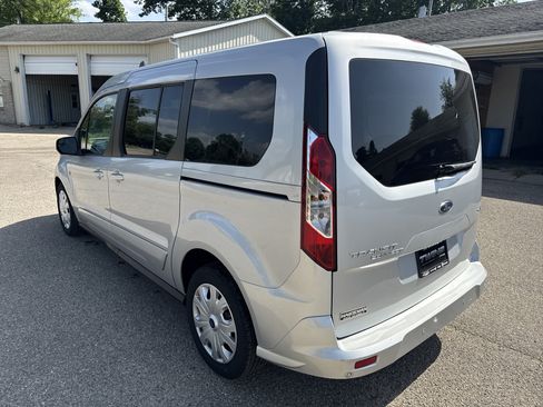 Used 2021 Ford Transit Connect XLT FWD image 7