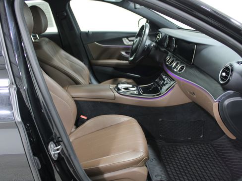 Used 2017 Mercedes-Benz E 300 4MATIC image 23