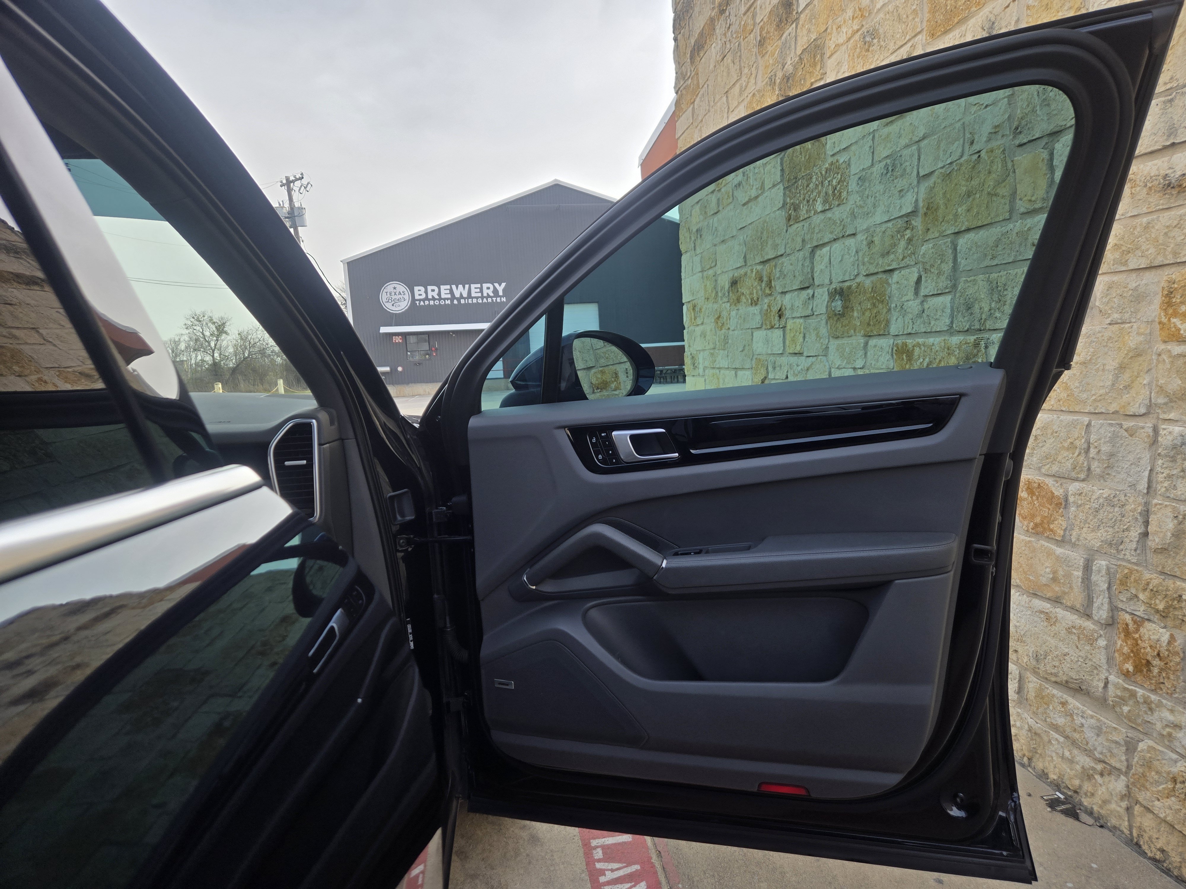 Used 2020 Porsche Cayenne S AWD/4WD image 8