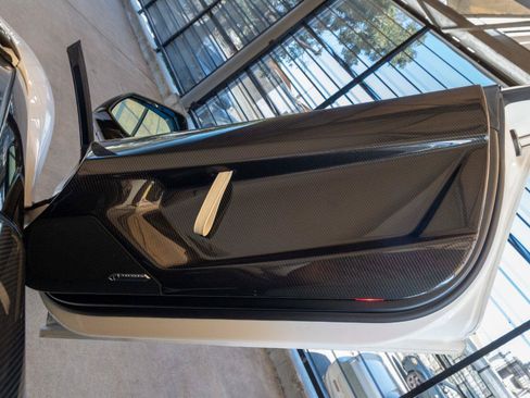 Used 2020 Lamborghini Aventador SVJ AWD/4WD image 18