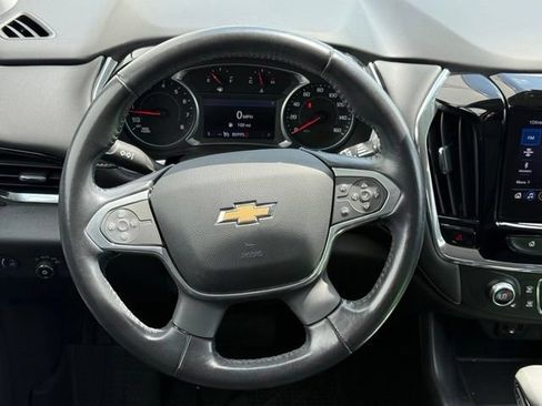 Used 2021 Chevrolet Traverse LT FWD image 21