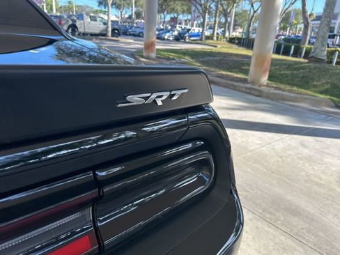 Used 2015 Dodge Challenger SRT Hellcat image 22