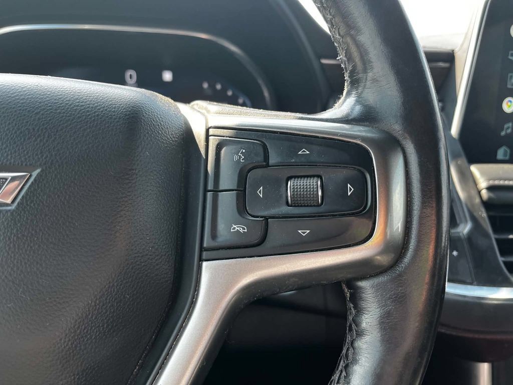 Used 2022 Chevrolet Tahoe Z71 w/ Luxury Package AWD/4WD image 15