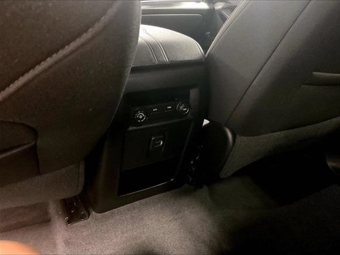 Used 2023 Chevrolet Traverse LT AWD/4WD image 28