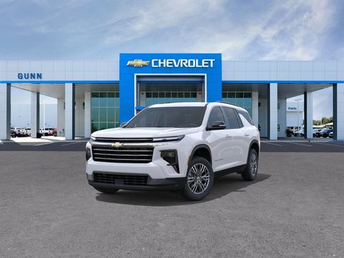 New 2026 Chevrolet Traverse LT w/ Driver Confidence Package FWD image 8