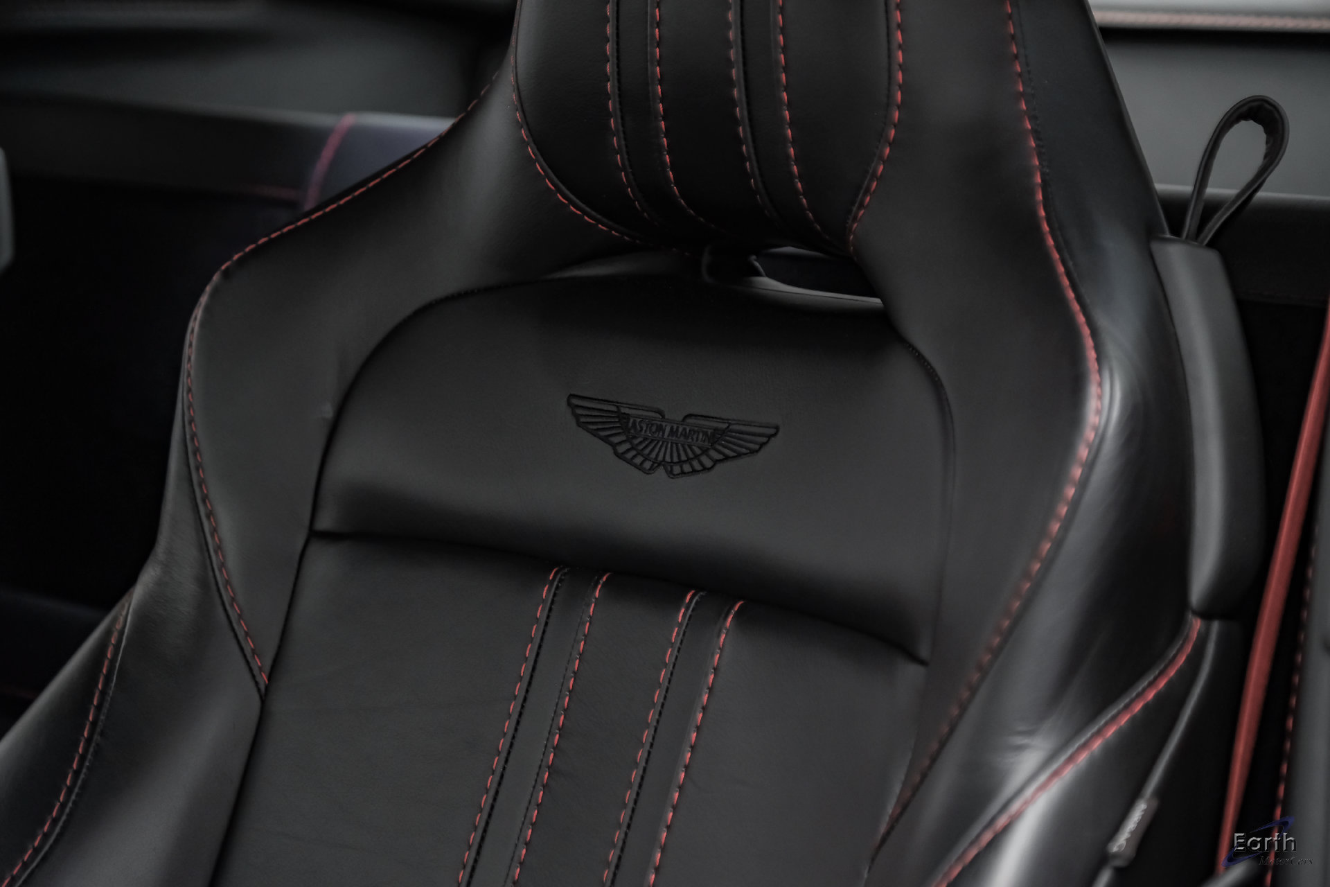 Used 2019 Aston Martin V8 Vantage Coupe RWD image 44