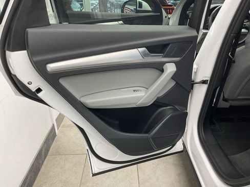 Used 2025 Audi Q5 2.0T Premium AWD/4WD image 11