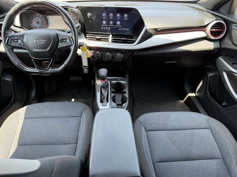 Used 2024 Chevrolet Trax RS w/ Driver Confidence Package FWD image 9