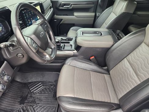 Used 2022 Chevrolet Silverado 1500 ZR2 w/ Technology Package AWD/4WD image 12