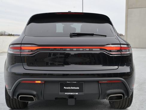 Certified 2026 Porsche Macan AWD/4WD image 10