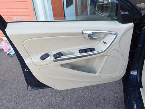 Used 2013 Volvo S60 T5 image 30