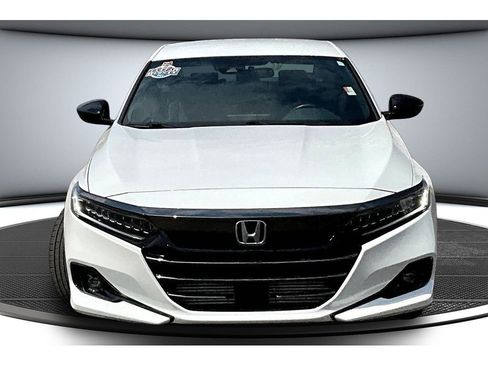 Used 2022 Honda Accord Sport image 4