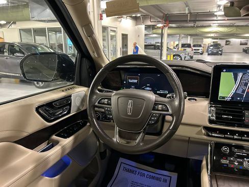 Used 2020 Lincoln Navigator L Reserve w/ Luxury Package AWD/4WD image 24