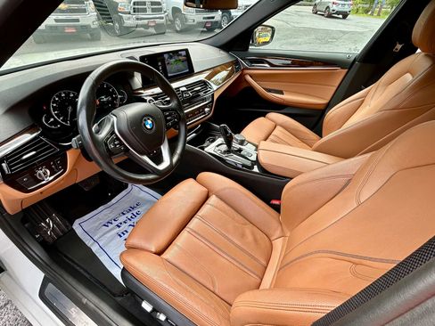 Used 2018 BMW 530i xDrive image 2