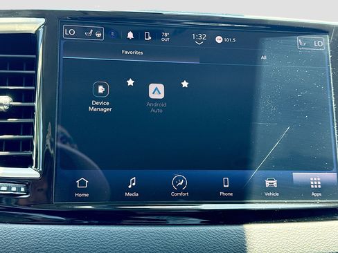 Used 2024 Chrysler Pacifica Touring-L FWD image 31
