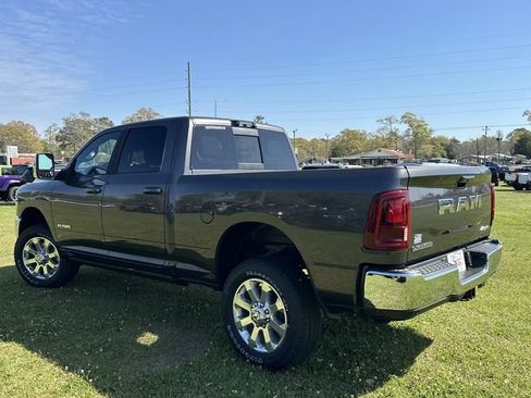 New 2026 RAM 2500 Laramie AWD/4WD image 14