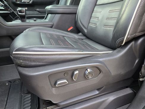 Used 2023 GMC Sierra 1500 AT4X image 9