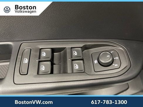 New 2026 Volkswagen Taos SEL image 28