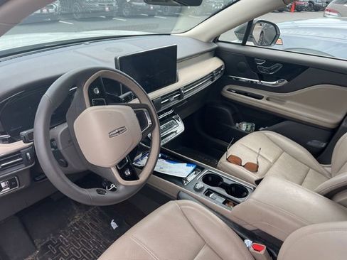 Used 2023 Lincoln Corsair AWD w/ Equipment Group 101A image 7
