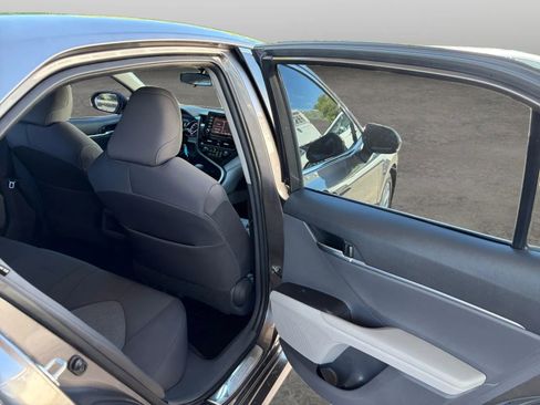 Used 2021 Toyota Camry LE FWD image 17