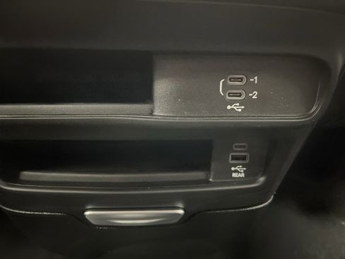 New 2026 Chrysler Pacifica Select AWD/4WD image 24