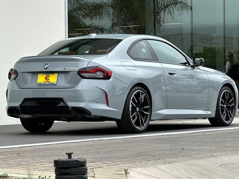 Used 2025 BMW M240i Coupe RWD image 3
