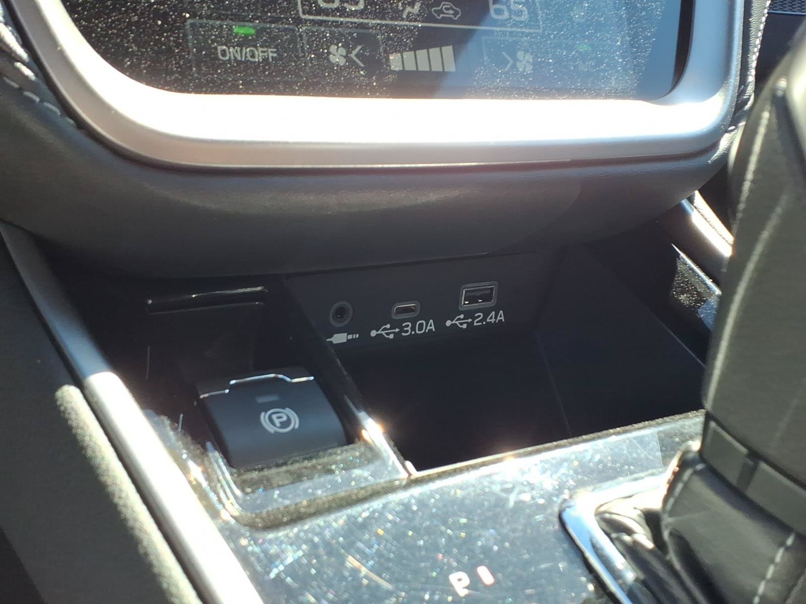Used 2025 Subaru Outback Premium AWD/4WD image 14