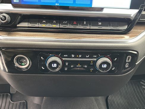 Used 2024 Chevrolet Silverado 1500 LT AWD/4WD image 19