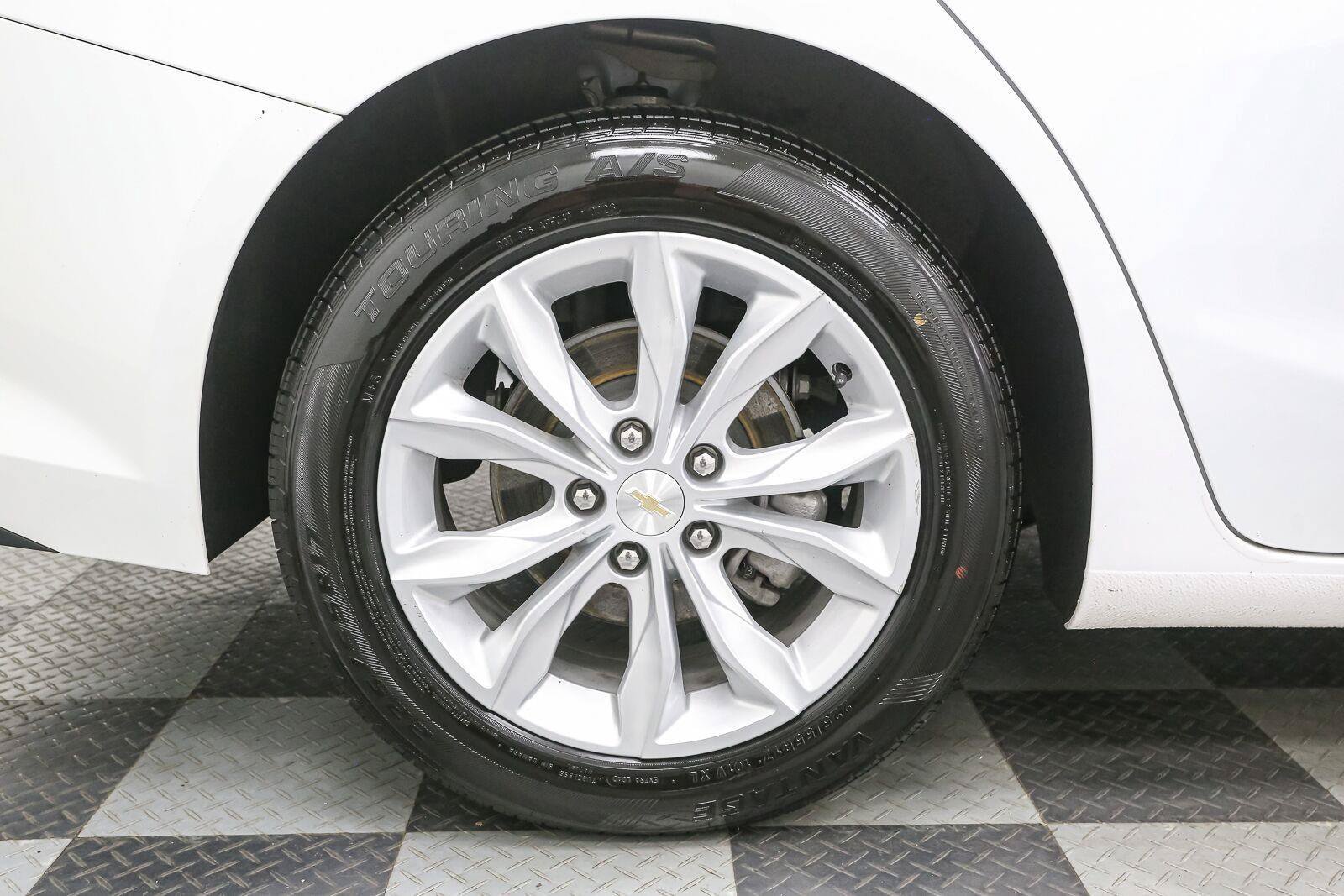 Used 2024 Chevrolet Malibu LT FWD image 16