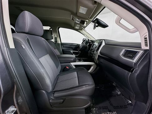 Used 2024 Nissan Titan SV w/ SV Convenience Package image 10