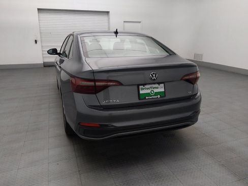 Used 2024 Volkswagen Jetta SE FWD image 6
