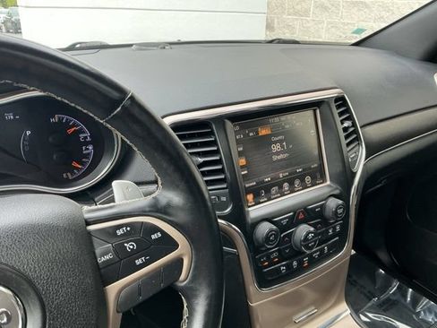 Used 2017 Jeep Grand Cherokee Limited w/ Luxury Group II AWD/4WD image 21