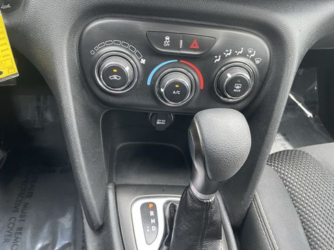 Used 2016 Dodge Dart SXT FWD image 19