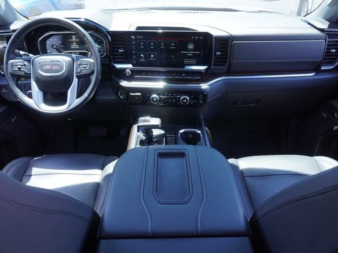 Used 2022 GMC Sierra 1500 Elevation w/ Elevation Premium Package AWD/4WD image 12