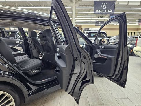 Used 2020 BMW X7 xDrive40i w/ Premium Package AWD/4WD image 16