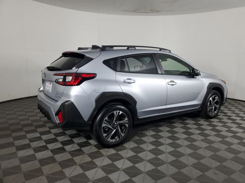 Used 2025 Subaru Crosstrek 2.0i Premium image 4