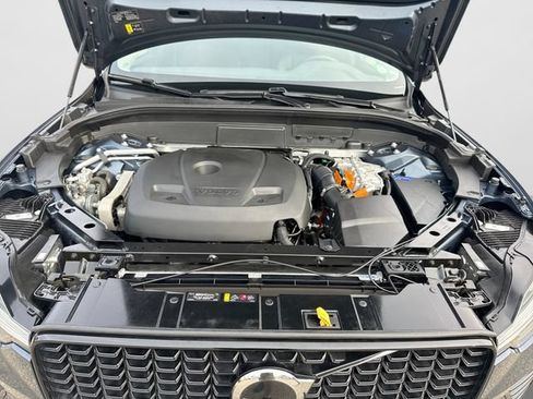 Certified 2024 Volvo XC60 T8 Plus w/ Protection Package Premier AWD/4WD image 21