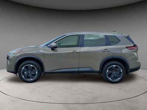 Used 2025 Nissan Rogue SV AWD/4WD image 2