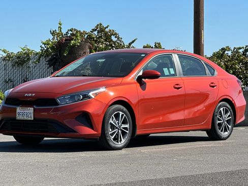 Used 2023 Kia Forte LXS image 8