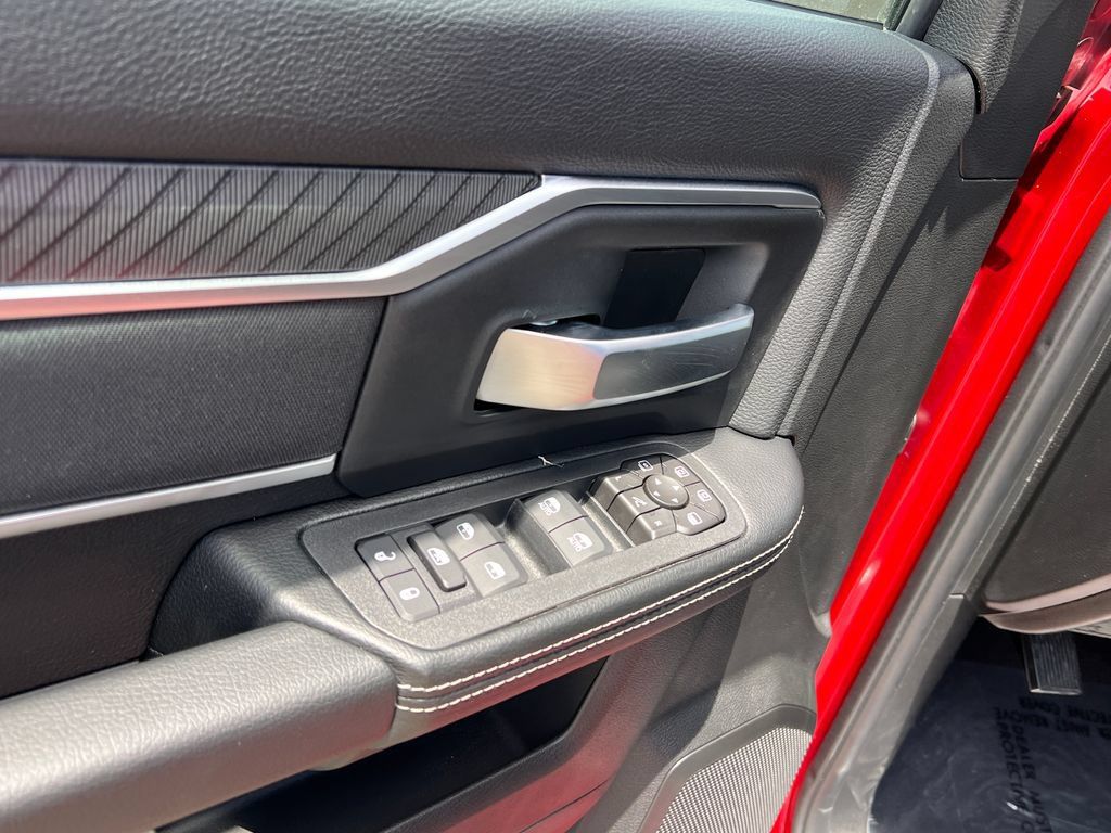 New 2026 RAM 3500 Big Horn AWD/4WD image 19