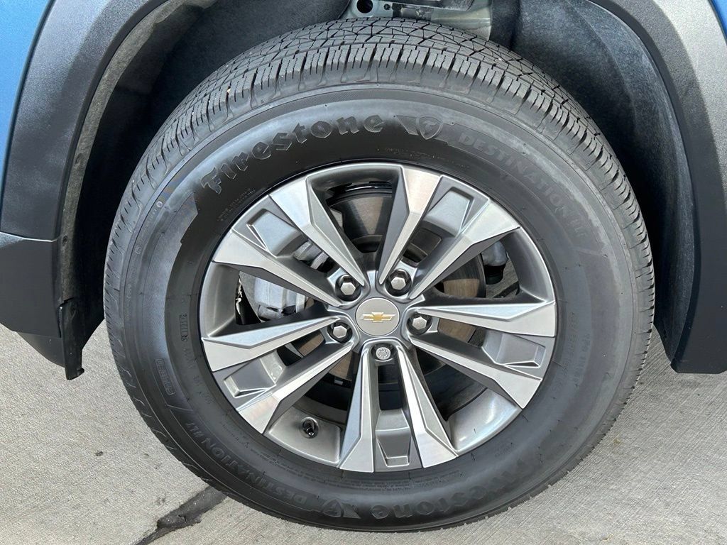 Used 2026 Chevrolet Equinox LT FWD image 34