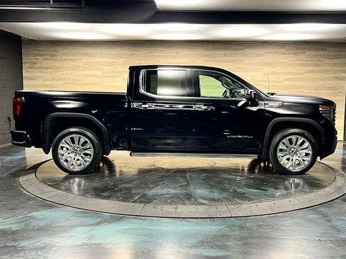 Used 2024 GMC Sierra 1500 Denali w/ Denali Reserve Package AWD/4WD image 18